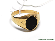 Pawnitems, 1 signet-ring with black stone, small dent, in auction: Pawn – Thursday 26 April 2007