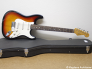 Pawnitems, Electric guitar, Fender Stratocaster with svajarm in cover, in auction: Pawn – Tuesday 13 November 2007