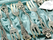 Pawnitems, Flatware, 12 Bakelsegafflar in silver "svenska floran" in vitt case, in auction: Pawn – Tuesday 8 January 2008