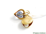 Pawnitems, 2 Pendants, varav one with Pearl and one with stone, in auction: Pawn – Tuesday 17 June 2008