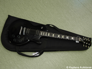 Pawnitems, Electric guitar, Gibson Les Paul Studio snr 92671442 in mjukt cover small ytskador on kanter and backpart, in auction: Pawn – Tuesday 24 June 2008
