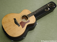 Pawnitems, Guitar, acustic guitar Taylor modelnr 214 snr 20040116208 small stötskador in hårt cover, in auction: Pawn – Tuesday 24 June 2008