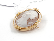 Pawnitems, Cameobrooch, 18K with small pearls, in auction: Pawn – Tuesday 11 August 2009