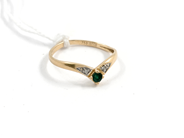 Pawnitems, Ring, 18K with green stone and diamonds 2xca0,005ct, in auction: Pawn – Tuesday 11 August 2009