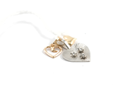 Pawnitems, 3 Pendants, 18K 1 white gold with 3 small diamonds 1,1g, in auction: Pawn – Tuesday 11 August 2009