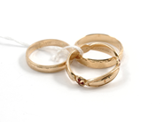 Pawnitems, 3 Rings, 18K engraved 18,6g, in auction: Pawn – Tuesday 11 August 2009