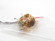 Pawnitems, Lot of gold, 18K defket and graverat, in auction: Pawn – Tuesday 11 August 2009