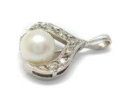Jewellery, PENDANT, 14K white gold, in auction: Classic – Saturday 27 February 2010