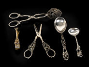 Silverware, SERVINGCUTLERY, 5 delar; druvsax, in auction: Classic – Saturday 27 February 2010