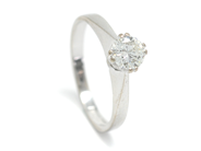 Jewellery, SINGLE-STONE RING, 18K white gold, in auction: Classic – Saturday 27 February 2010
