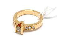 Pawnitems, Ring, with diamonds 1xca.0,30ct 6xca.0,04ct 18K Ø17¾ 8,4g, in auction: Pawn – Tuesday 16 November 2010