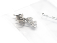 Pawnitems, Earrings, one pair, in auction: Pawn – Tuesday 16 November 2010