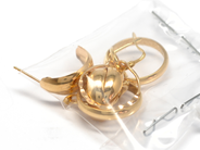 Pawnitems, Lot of gold, engraved/damaged with diamonds 3 x approx 0,01ct 18K 7,9g, in auction: Pawn – Tuesday 16 November 2010
