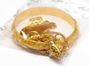 Pawnitems, Lot of gold, damaged 21K 47,1g, in auction: Pawn – Tuesday 16 November 2010