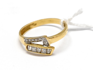 Pawnitems, Ring, with white stones 18K Ø18 3/4. 2,3g, in auction: Pawn – Tuesday 16 November 2010