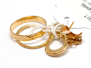 Pawnitems, Lot of gold, engraved/damaged 18K 5,6g, in auction: Pawn – Tuesday 16 November 2010