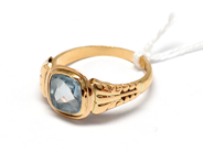 Pawnitems, Ring, with blue stone 18K Ø18. 4,6g, in auction: Pawn – Tuesday 16 November 2010