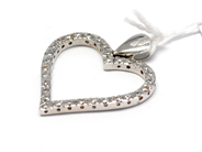 Pawnitems, Pendant, heart in white gold with white stones 18K 4,5g, in auction: Pawn – Tuesday 16 November 2010
