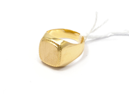 Pawnitems, Signet-ring, 18K Ø16 1/4 engraved, in auction: Pawn – Tuesday 15 March 2011