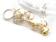 Pawnitems, Lot of gold, 18K defect/engraved 13,4g, in auction: Pawn – Tuesday 15 March 2011