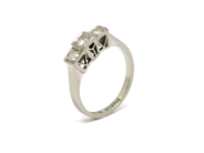 Jewellery - RING, 18K white gold 3 brilliant cut diamonds 0,34 ctw approx CR/SI size. 15.5 mm - View 1