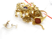 Pawnitems, Piece of gold, 18K broken 18,3 g, in auction: Pawn – Tuesday 22 November 2011