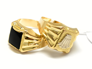 Pawnitems, Signet-rings, 2st 18K skew 15,6g, in auction: Pawn – Tuesday 22 November 2011