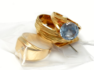 Pawnitems, Lot of gold, 18K damaged/engraved 16,3g, in auction: Pawn – Tuesday 22 November 2011