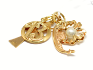 Pawnitems, Charms, 4st 18K 5,2g, in auction: Pawn – Tuesday 22 November 2011