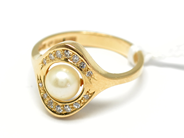 Pawnitems, Ring, with pearl and diamonds 14xca0,005-0,01ct 18K Ø17 1/2 4,2g, in auction: Pawn – Tuesday 22 November 2011