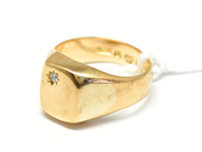 Pawnitems, Signet ring, with diamond 1 x approx 0,03ct 18K Ø16 3/4 8,9g, in auction: Pawn – Tuesday 22 November 2011