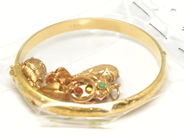 Pawnitems, Lot of gold, with stones 18K defect 23,8g, in auction: Pawn – Tuesday 22 November 2011