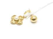 Pawnitems, Pendants, 2st one with pearl 18K 2g, in auction: Pawn – Tuesday 22 November 2011