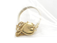 Pawnitems, Lot of Gold, with stone defect dented 18K 5,8g, in auction: Pawn – Tuesday 22 November 2011