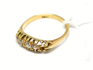 Pawnitems, Ring, with gammelsilpade diamonds 1xca0,10ct 2xca0,07ct 1xca0,05ct a missing Ø17¾ 18K 3,2g, in auction: Pawn – Tuesday 22 November 2011