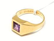 Pawnitems, Ring, with purple stone engraved Ø17 18K 3,3g, in auction: Pawn – Tuesday 22 November 2011