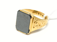 Pawnitems, Signet ring, with stone dented 18K 6,9g, in auction: Pawn – Tuesday 22 November 2011