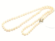 Pawnitems, Pearl necklace, with silver clasp 76cm, in auction: Pawn – Tuesday 22 November 2011