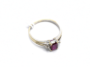 Pawnitems, Ring with stones 18K Ø17 2,2g, in auction: Pawn – Tuesday 31 July 2012