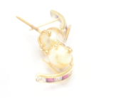 Pawnitems, Earrings 2 Pair 18K one with pearls without stoppers 2,4g, in auction: Pawn – Tuesday 31 July 2012