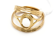 Pawnitems, Lot of gold 18K defect/engraved 3,7g, in auction: Pawn – Tuesday 31 July 2012