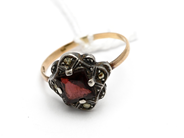 Pawnitems, Ring with stones 18K innefattning unknown metal Ø16 1/2 2g, in auction: Pawn – Tuesday 31 July 2012