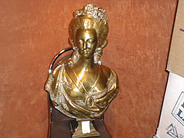 Pawnitems, 1 SCULPTURE., in auction: Pawn – Saturday 6 March 1999