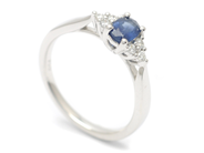 Jewellery - SAPPHIRE RING, 18K white gold with oval blue sapphire 0,54 ct - View 1