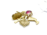 Jewellery, Charms 6 items 18K 5,8g, in auction: Pawn – Tuesday 26 March 2013