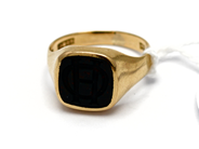 Jewellery, Signet ring 18K with stone Ø16½ 4,6g, in auction: Pawn – Tuesday 5 November 2013