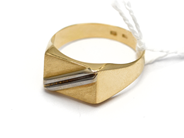 Jewellery, Signet ring 18K 3,8g Ø20¾, in auction: Pawn – Tuesday 5 November 2013