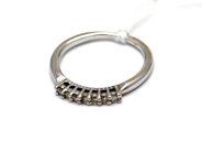 Jewellery, Ring 18K white gold 2,1g Ø15½ with diamonds 7xca0,02ct, skew ringshank, in auction: Pawn – Tuesday 5 November 2013