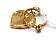 Lot, Lot of gold 18K damaged 4,3g, in auction: Pawn – Tuesday 5 November 2013