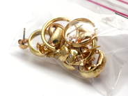 Lot, Lot of gold, odd imperfect 18K 9,7g, in auction: Pawn – Tuesday 5 November 2013